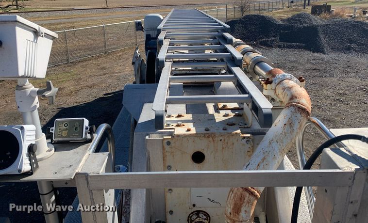 image for item MH9862 1979 Mack 75 ladder fire truck