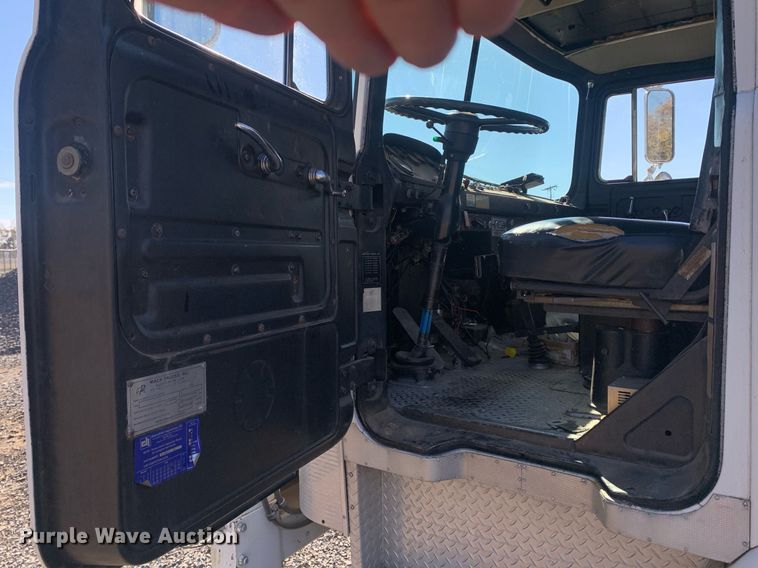 image for item MH9862 1979 Mack 75 ladder fire truck