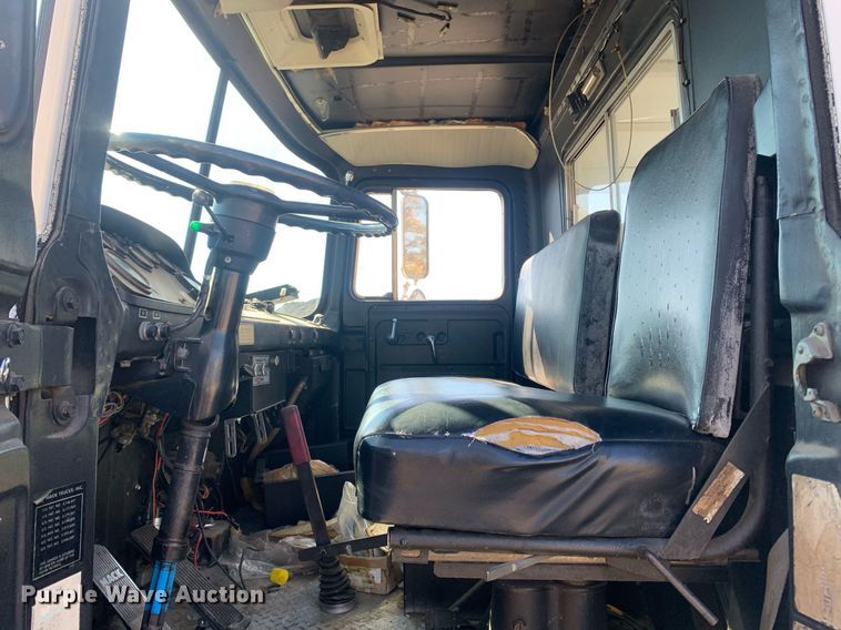 image for item MH9862 1979 Mack 75 ladder fire truck