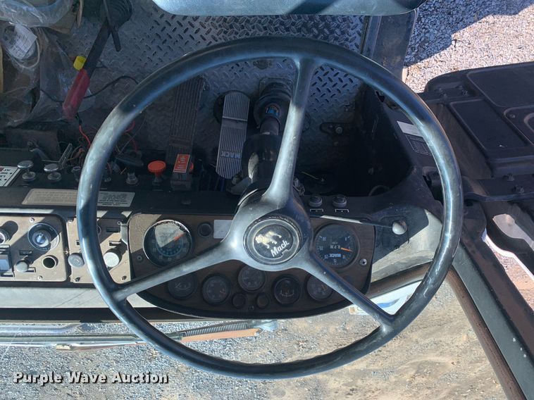 image for item MH9862 1979 Mack 75 ladder fire truck