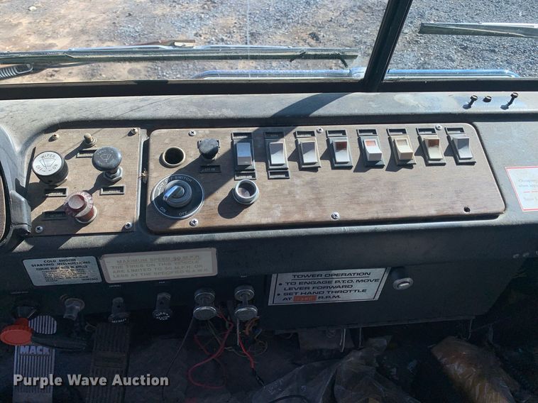 image for item MH9862 1979 Mack 75 ladder fire truck