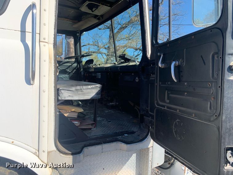 image for item MH9862 1979 Mack 75 ladder fire truck