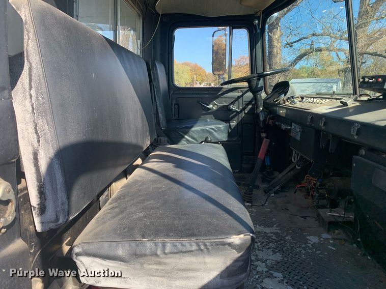 image for item MH9862 1979 Mack 75 ladder fire truck