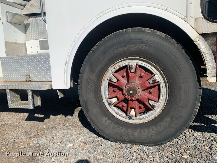 image for item MH9862 1979 Mack 75 ladder fire truck