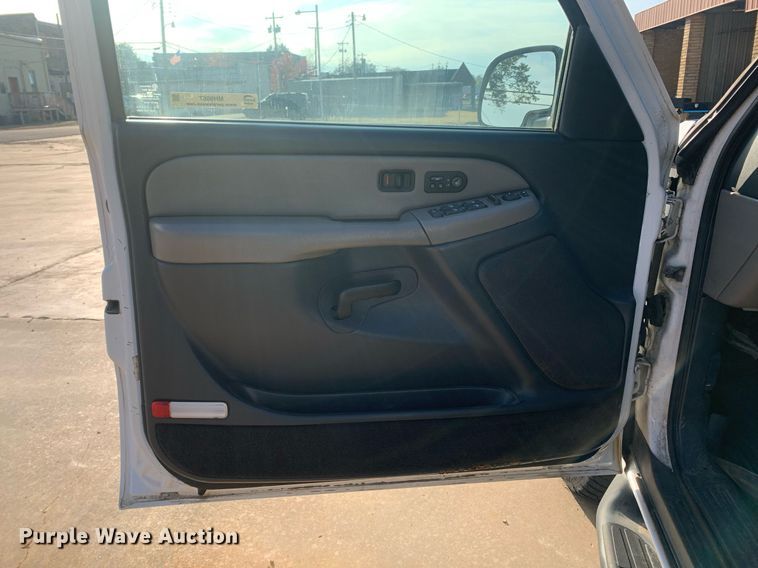 image for item MH9867 2001 Chevrolet Tahoe SUV