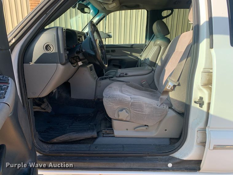 image for item MH9867 2001 Chevrolet Tahoe SUV