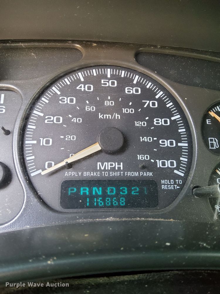 image for item MH9867 2001 Chevrolet Tahoe SUV