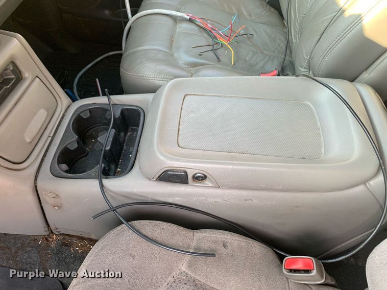 image for item MH9867 2001 Chevrolet Tahoe SUV