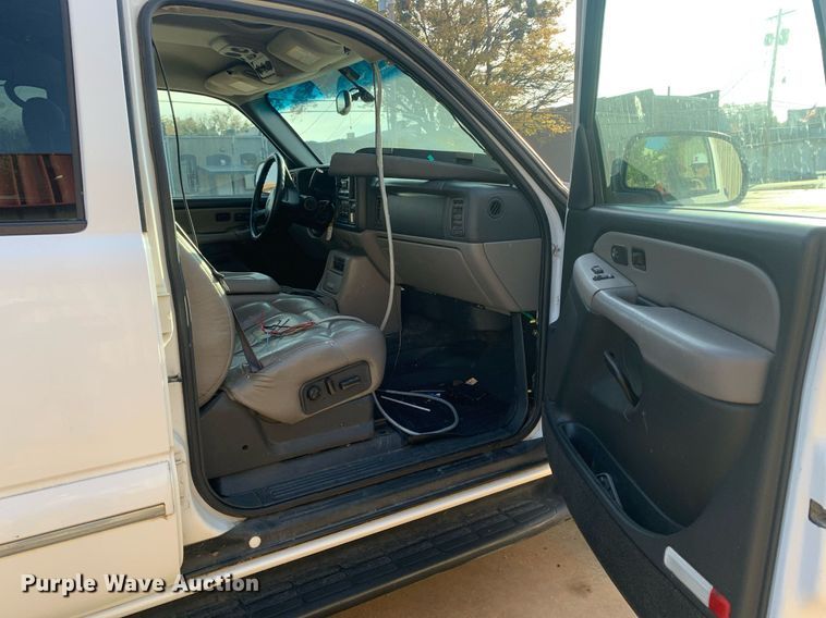 image for item MH9867 2001 Chevrolet Tahoe SUV