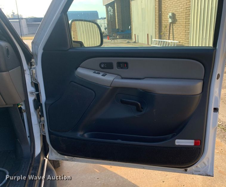 image for item MH9867 2001 Chevrolet Tahoe SUV