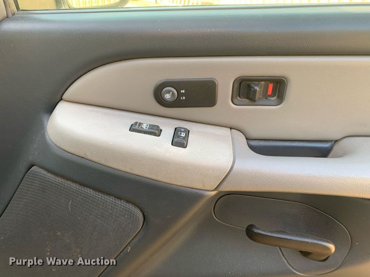 image for item MH9867 2001 Chevrolet Tahoe SUV