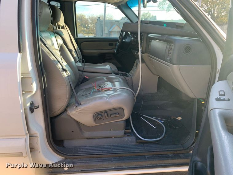 image for item MH9867 2001 Chevrolet Tahoe SUV