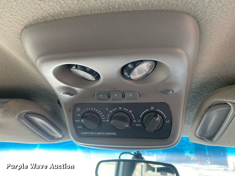 image for item MH9867 2001 Chevrolet Tahoe SUV