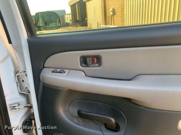 image for item MH9867 2001 Chevrolet Tahoe SUV