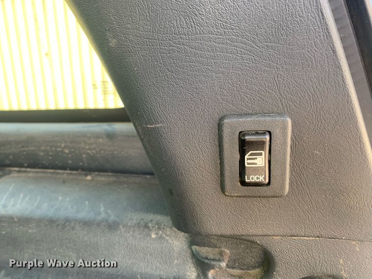 image for item MH9867 2001 Chevrolet Tahoe SUV