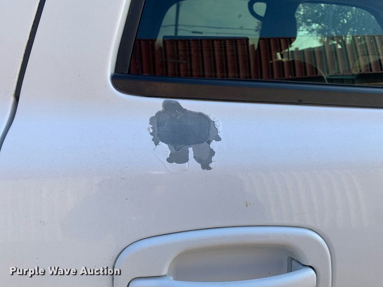 image for item MH9867 2001 Chevrolet Tahoe SUV