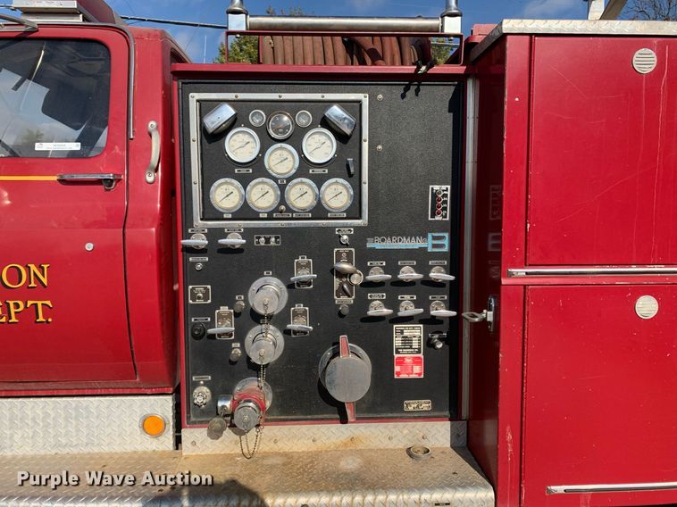image for item MH9868 1984 GMC C7000  pumper fire truck