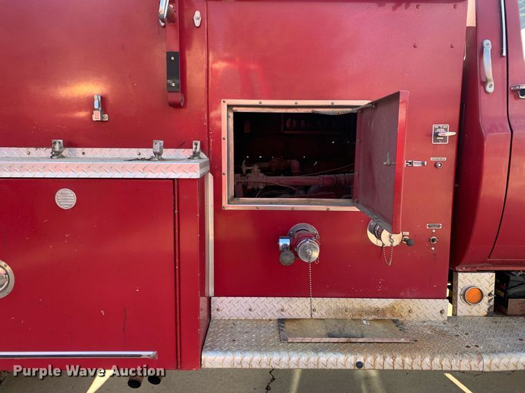 image for item MH9868 1984 GMC C7000  pumper fire truck