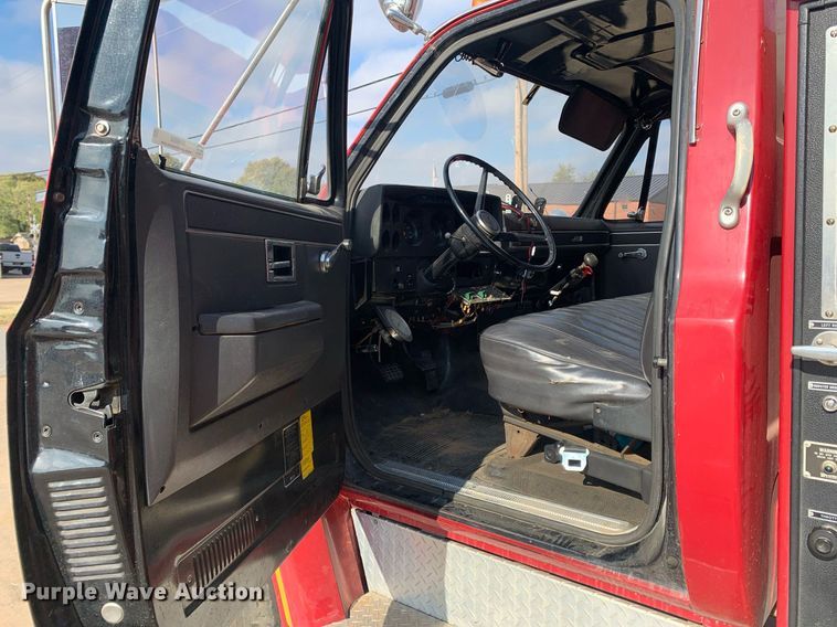 image for item MH9868 1984 GMC C7000  pumper fire truck