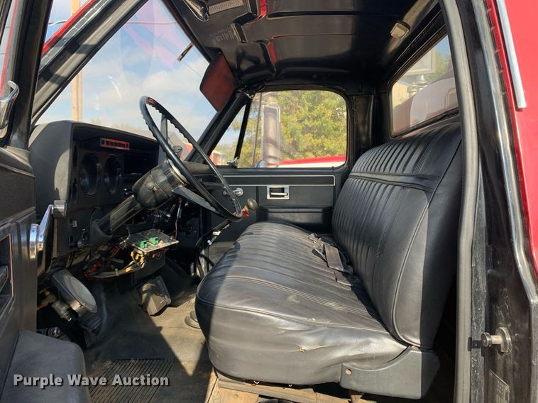 image for item MH9868 1984 GMC C7000  pumper fire truck