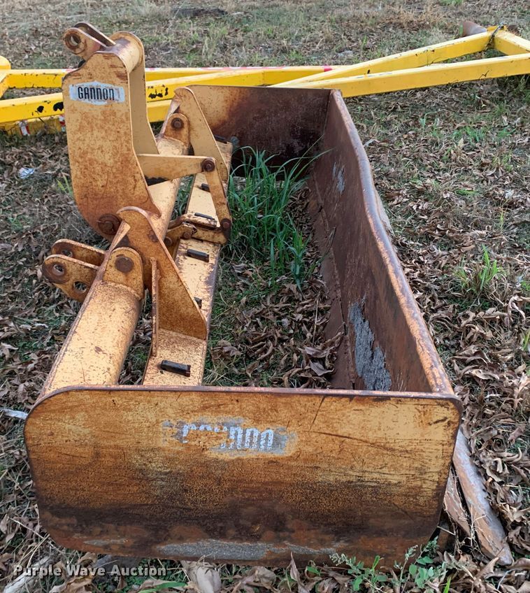 image for item MH9870 Case 480F  landscape tractor