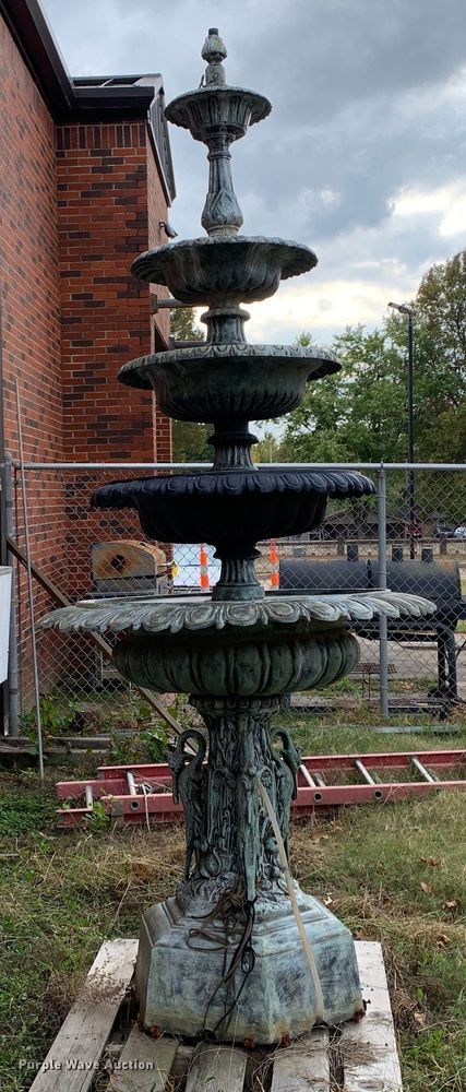 image for item MH9893 Water fountain