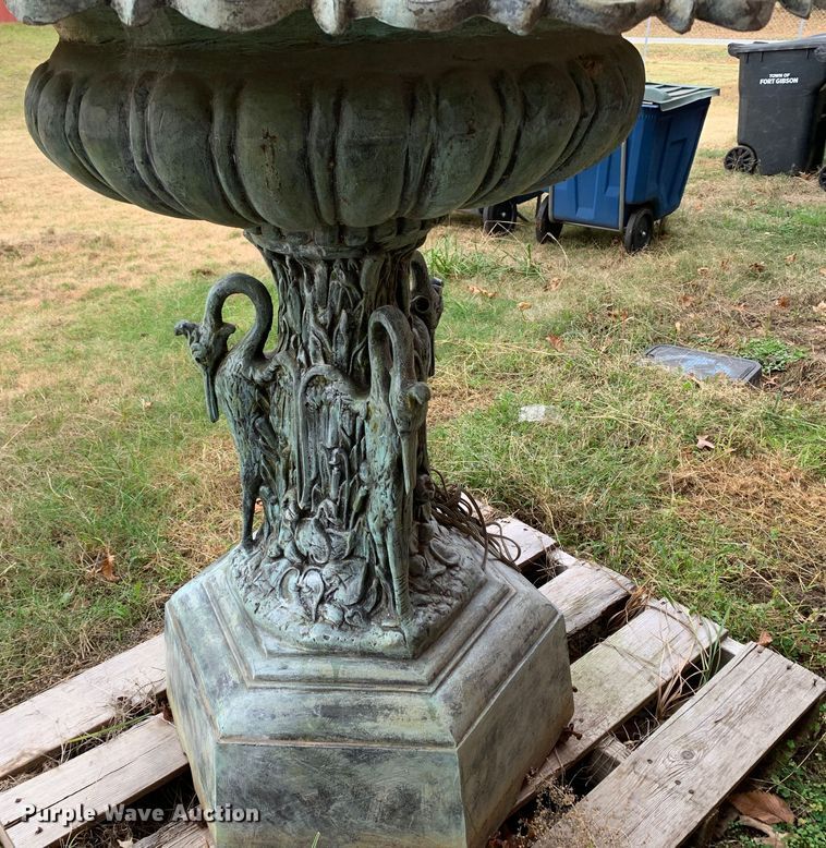 image for item MH9893 Water fountain