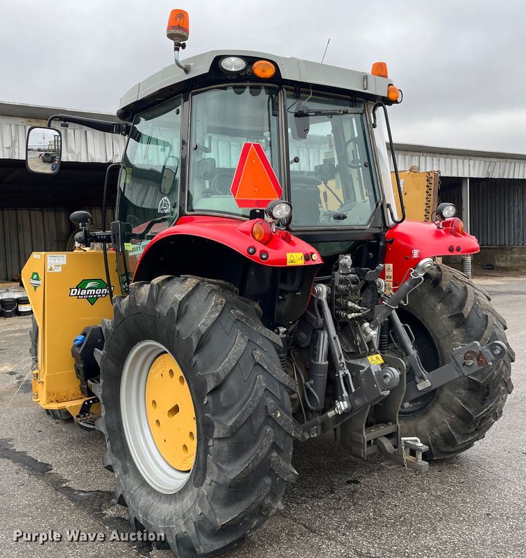 image for item MN9366 2017 Massey Ferguson 5713SL  MFWD tractor