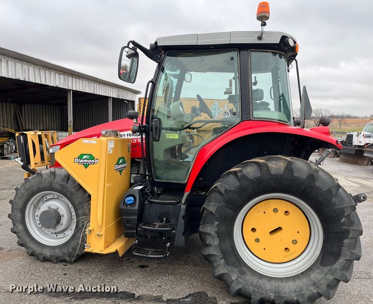 image for item MN9366 2017 Massey Ferguson 5713SL  MFWD tractor
