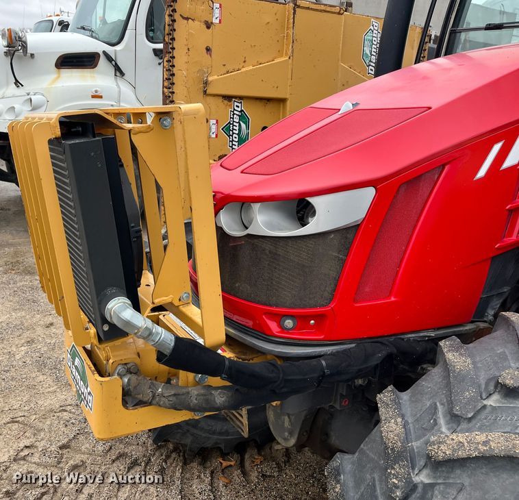 image for item MN9366 2017 Massey Ferguson 5713SL  MFWD tractor