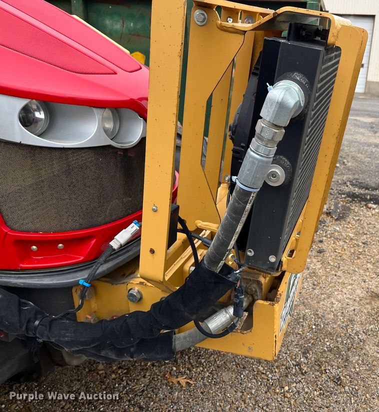 image for item MN9366 2017 Massey Ferguson 5713SL  MFWD tractor