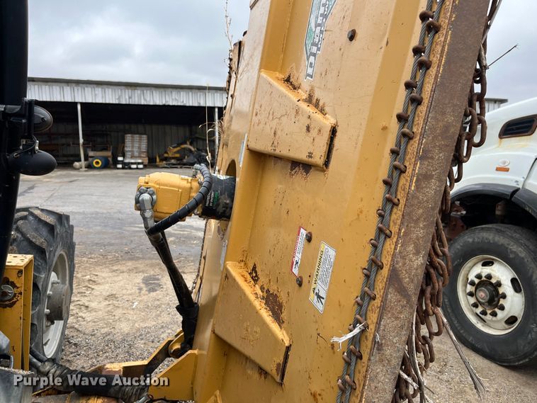 image for item MN9366 2017 Massey Ferguson 5713SL  MFWD tractor