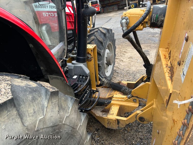 image for item MN9366 2017 Massey Ferguson 5713SL  MFWD tractor