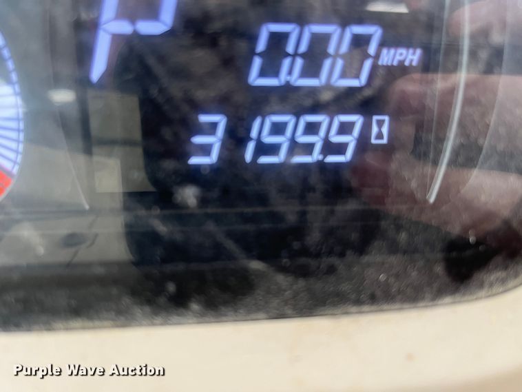 image for item MN9366 2017 Massey Ferguson 5713SL  MFWD tractor