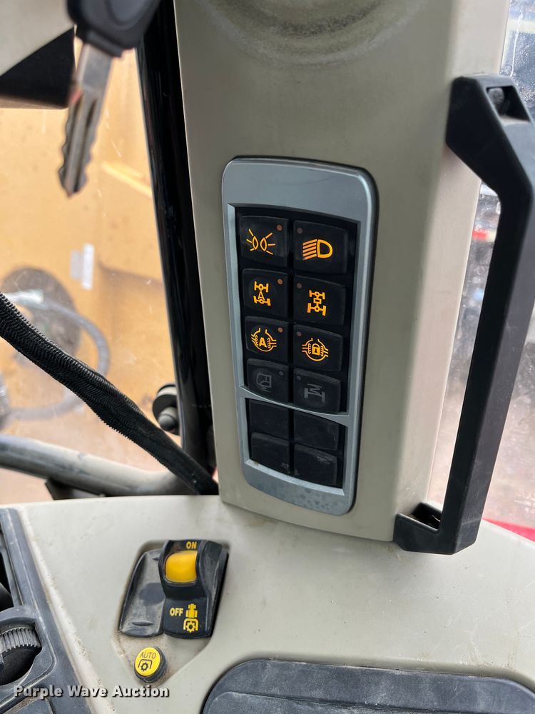 image for item MN9366 2017 Massey Ferguson 5713SL  MFWD tractor