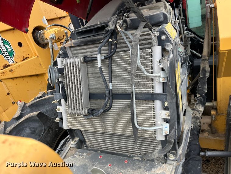 image for item MN9366 2017 Massey Ferguson 5713SL  MFWD tractor