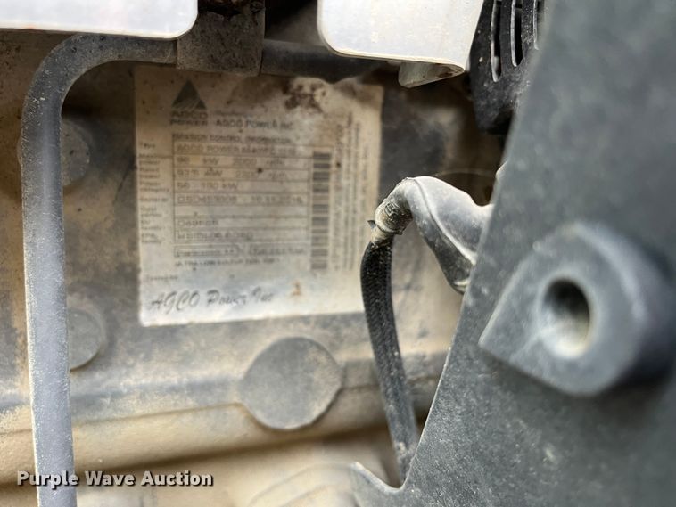 image for item MN9366 2017 Massey Ferguson 5713SL  MFWD tractor