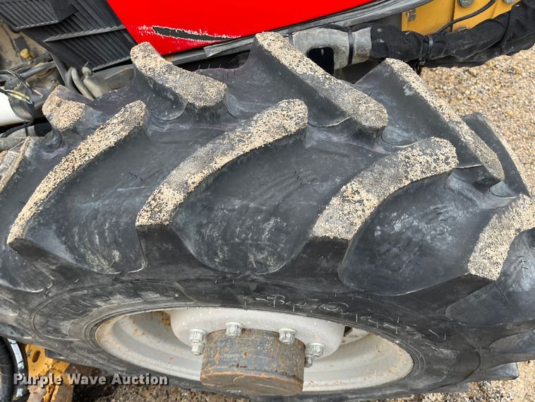 image for item MN9366 2017 Massey Ferguson 5713SL  MFWD tractor