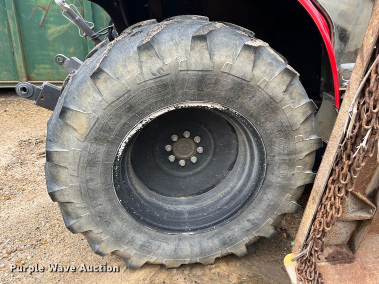 image for item MN9366 2017 Massey Ferguson 5713SL  MFWD tractor