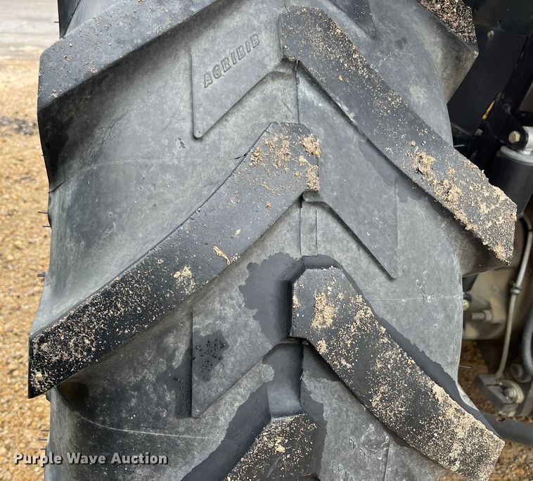 image for item MN9366 2017 Massey Ferguson 5713SL  MFWD tractor