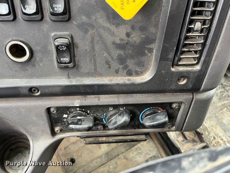 image for item MN9367 2012 Freightliner Business Class M2  dump truck