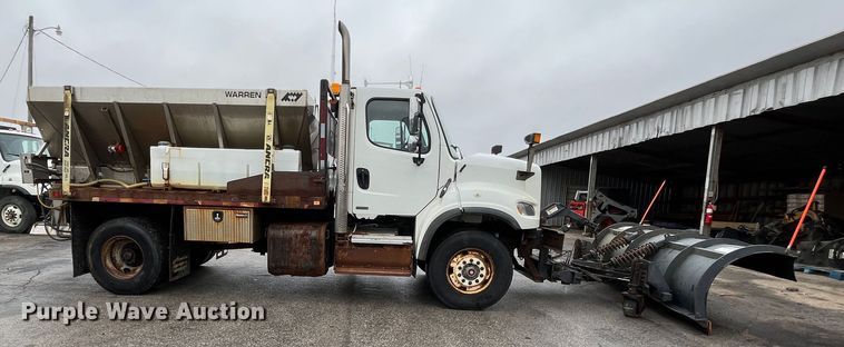 image for item MN9368 2011 Freightliner Business Class M2  flatbed truck