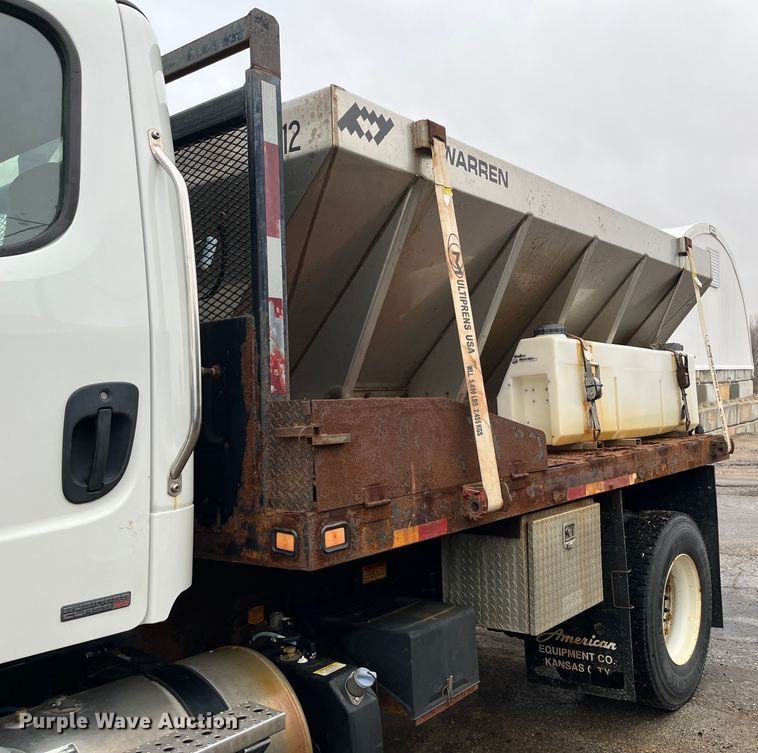 image for item MN9368 2011 Freightliner Business Class M2  flatbed truck