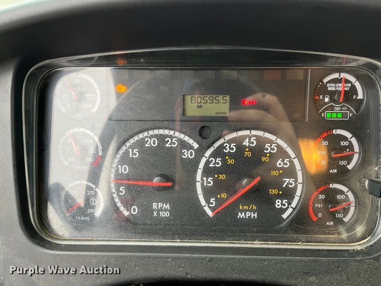 image for item MN9368 2011 Freightliner Business Class M2  flatbed truck