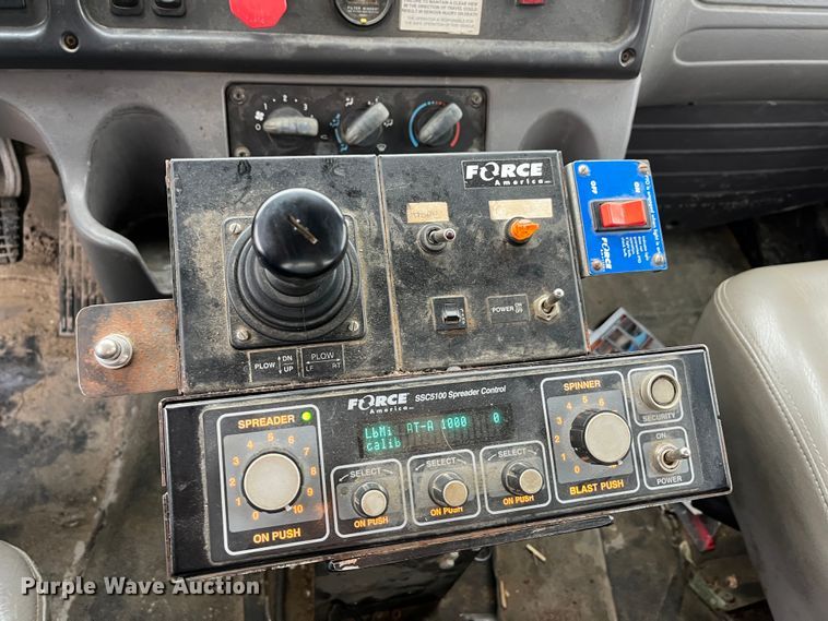 image for item MN9368 2011 Freightliner Business Class M2  flatbed truck