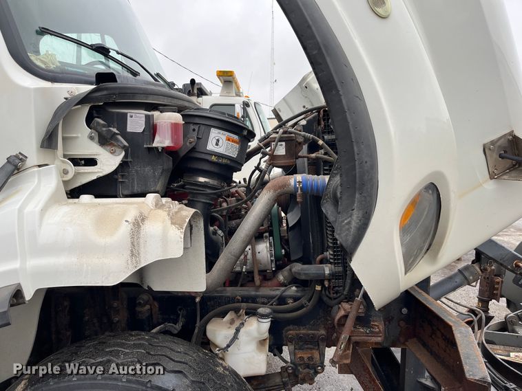 image for item MN9368 2011 Freightliner Business Class M2  flatbed truck