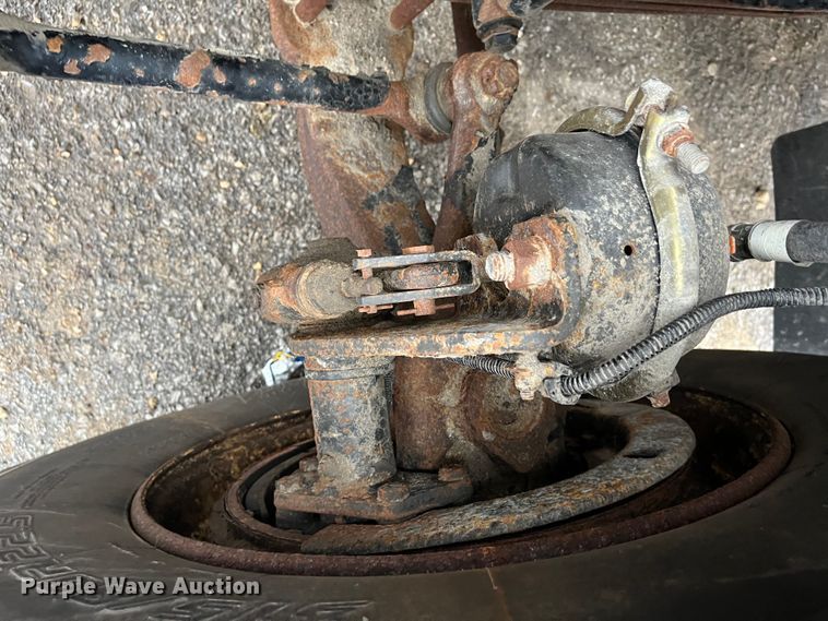 image for item MN9368 2011 Freightliner Business Class M2  flatbed truck