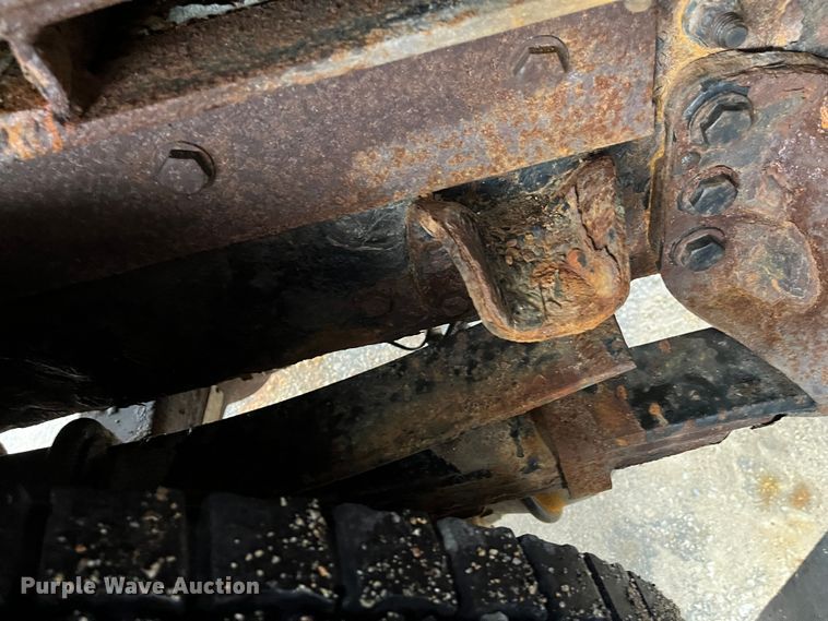 image for item MN9368 2011 Freightliner Business Class M2  flatbed truck