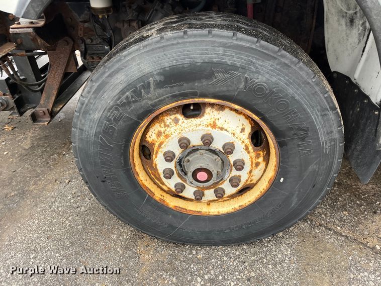 image for item MN9368 2011 Freightliner Business Class M2  flatbed truck