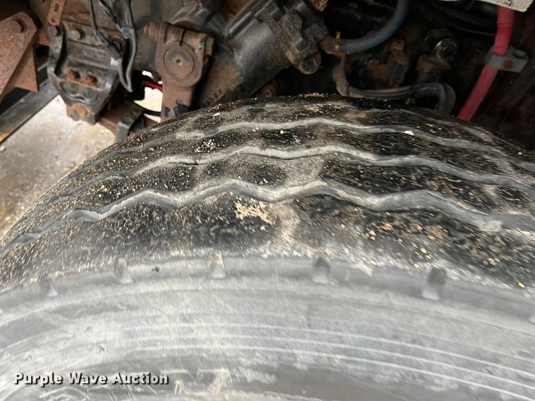 image for item MN9368 2011 Freightliner Business Class M2  flatbed truck